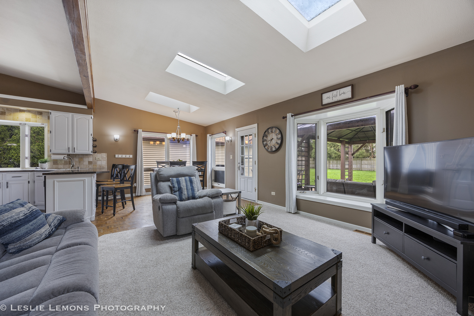 221 69th Street, Darien, IL 60561