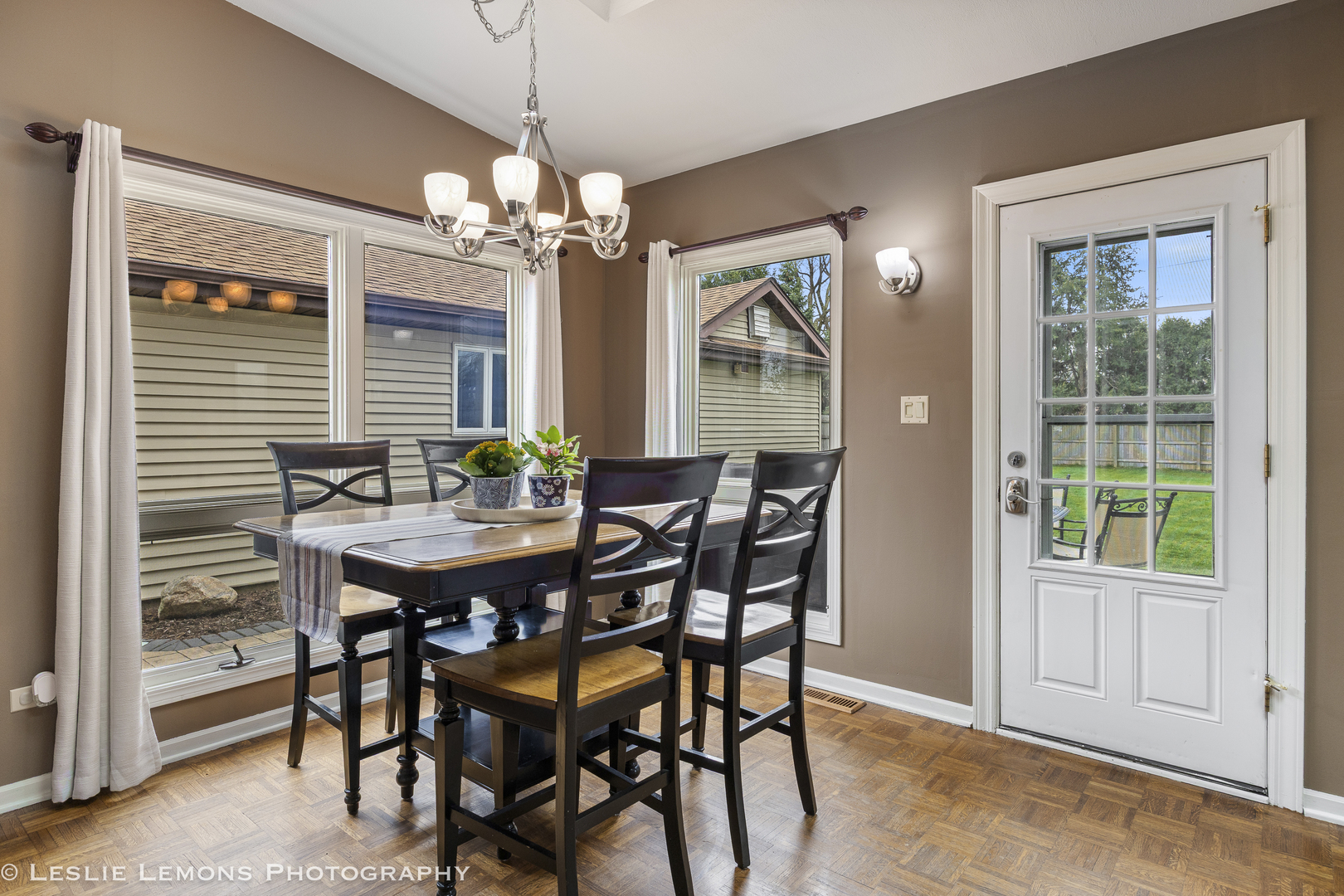 221 69th Street, Darien, IL 60561