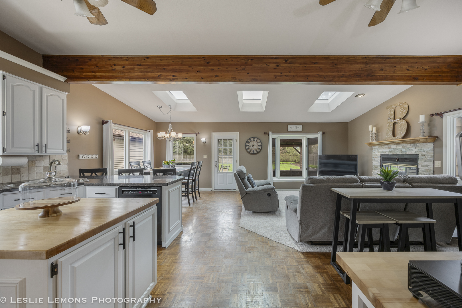 221 69th Street, Darien, IL 60561