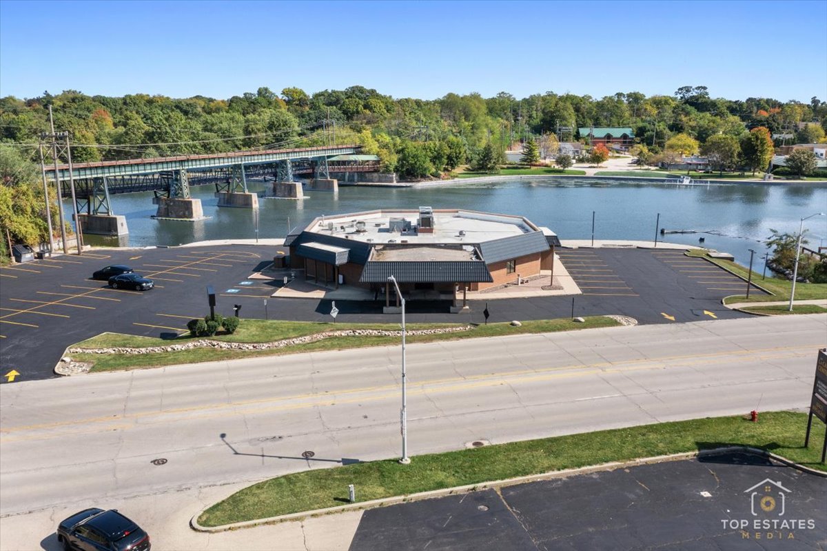 320 N 2nd Street, St. Charles, IL 60174