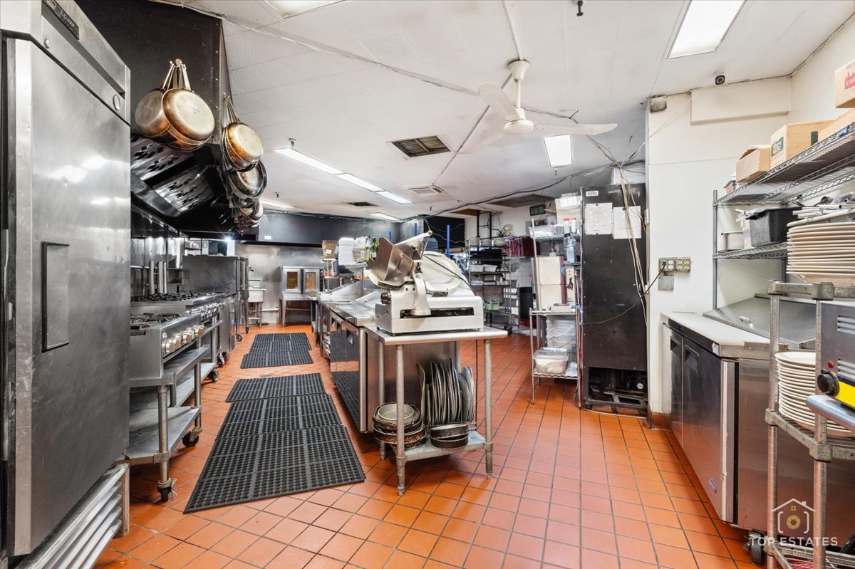 320 N 2nd Street, St. Charles, IL 60174