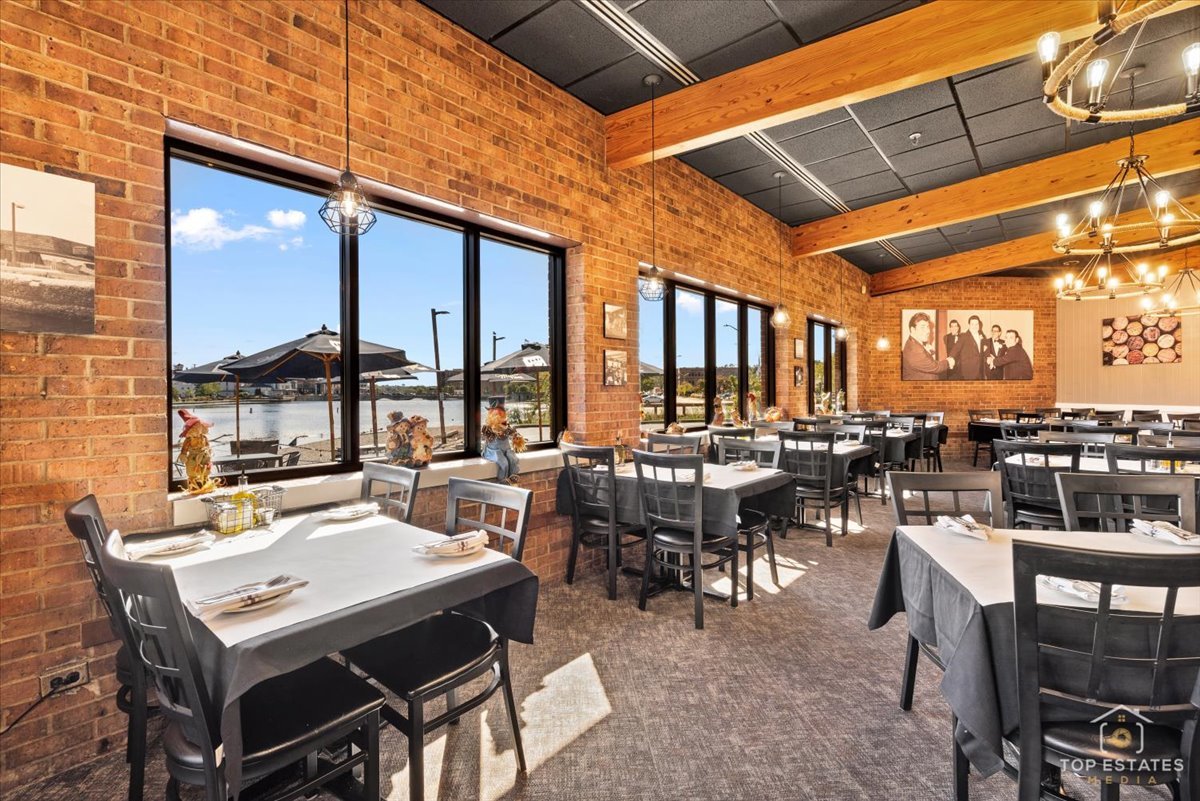 320 N 2nd Street, St. Charles, IL 60174