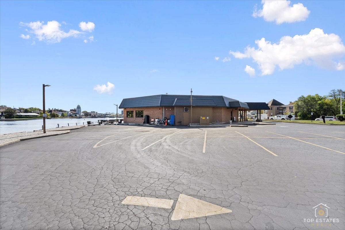 320 N 2nd Street, St. Charles, IL 60174