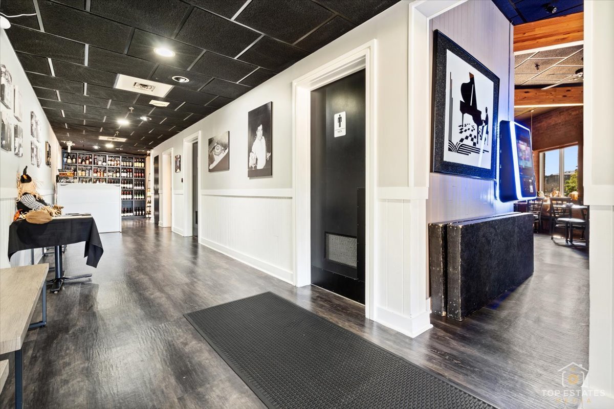 320 N 2nd Street, St. Charles, IL 60174