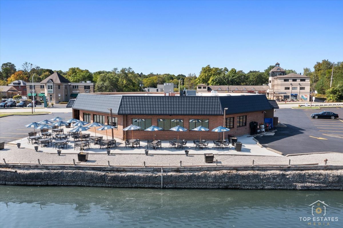 320 N 2nd Street, St. Charles, IL 60174