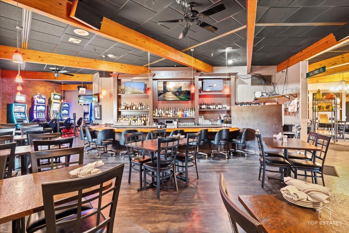 320 N 2nd Street, St. Charles, IL 60174