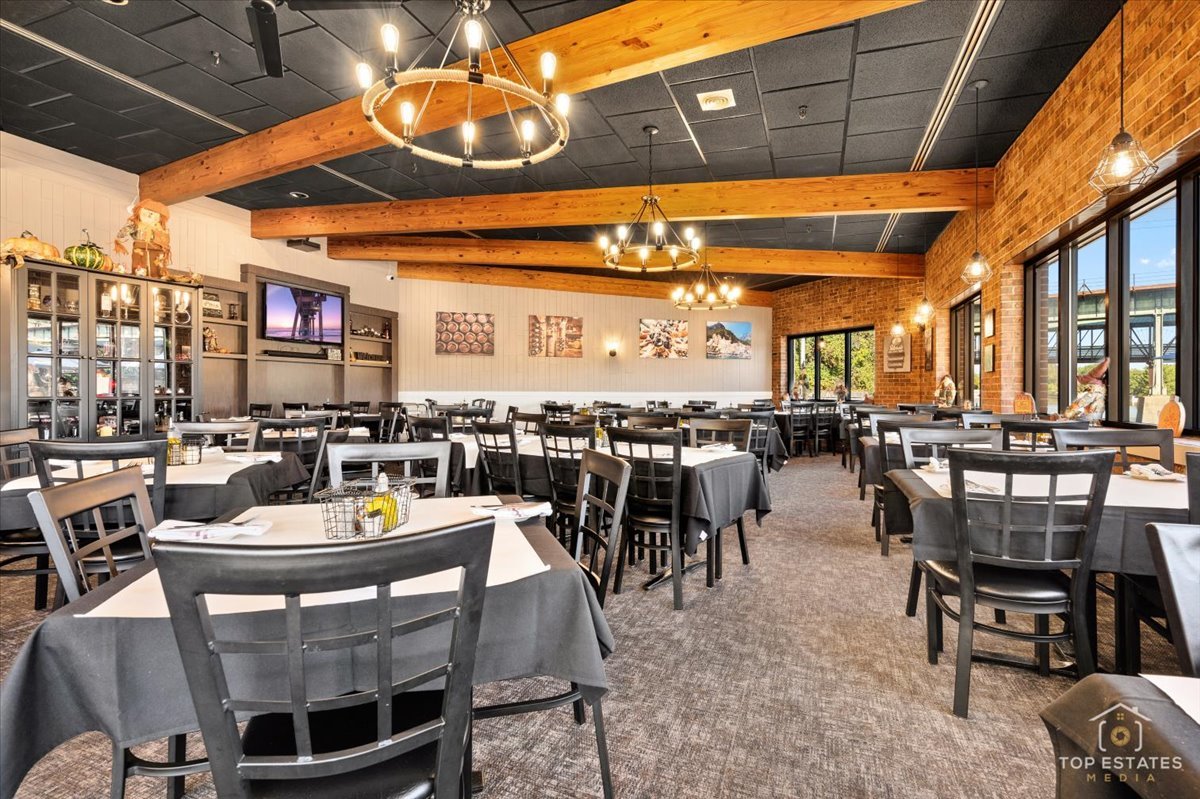 320 N 2nd Street, St. Charles, IL 60174