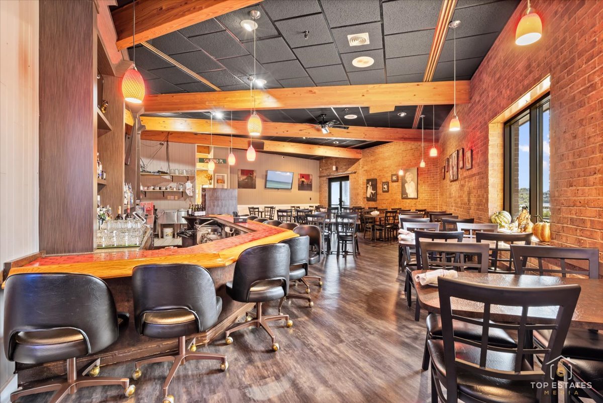 320 N 2nd Street, St. Charles, IL 60174