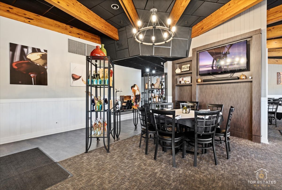 320 N 2nd Street, St. Charles, IL 60174