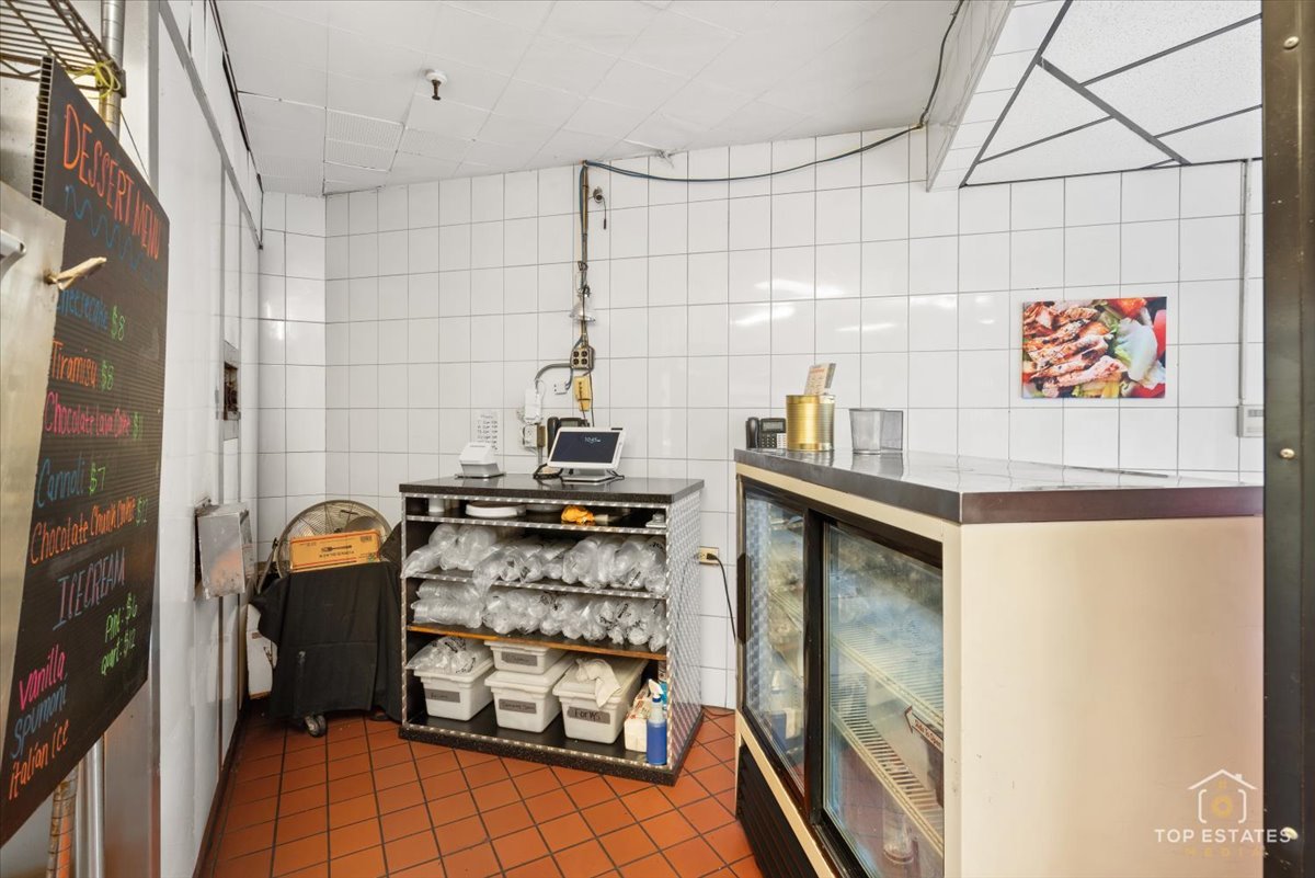 320 N 2nd Street, St. Charles, IL 60174