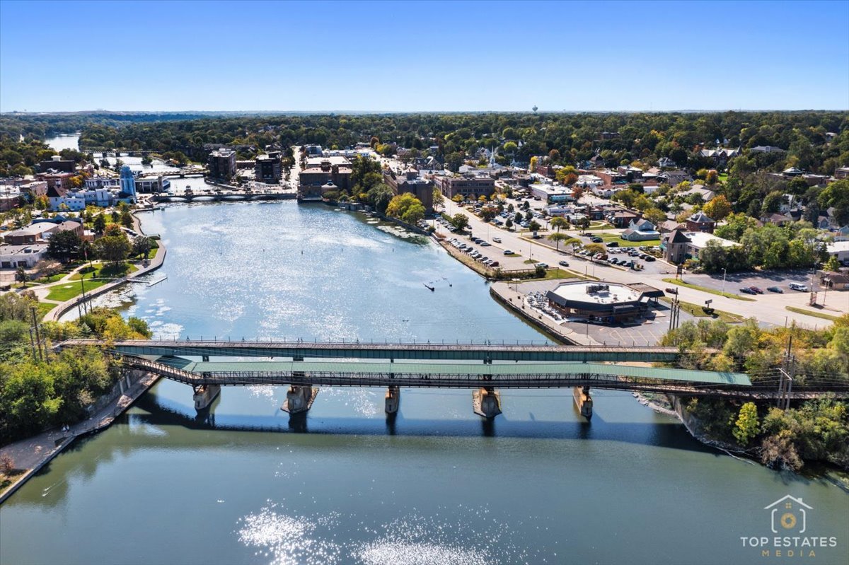 320 N 2nd Street, St. Charles, IL 60174