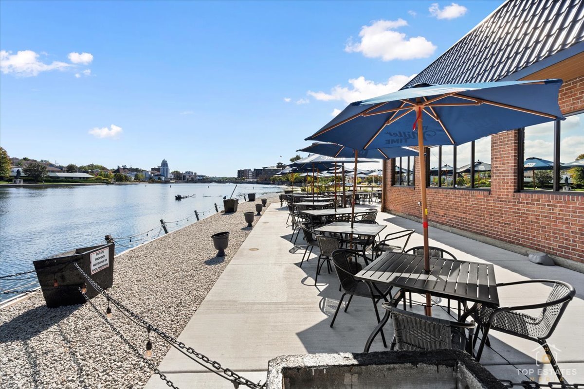 320 N 2nd Street, St. Charles, IL 60174