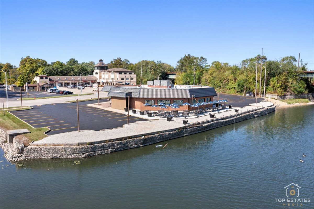 320 N 2nd Street, St. Charles, IL 60174