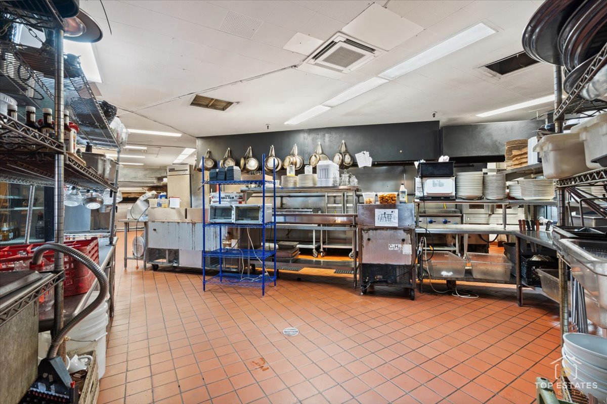 320 N 2nd Street, St. Charles, IL 60174