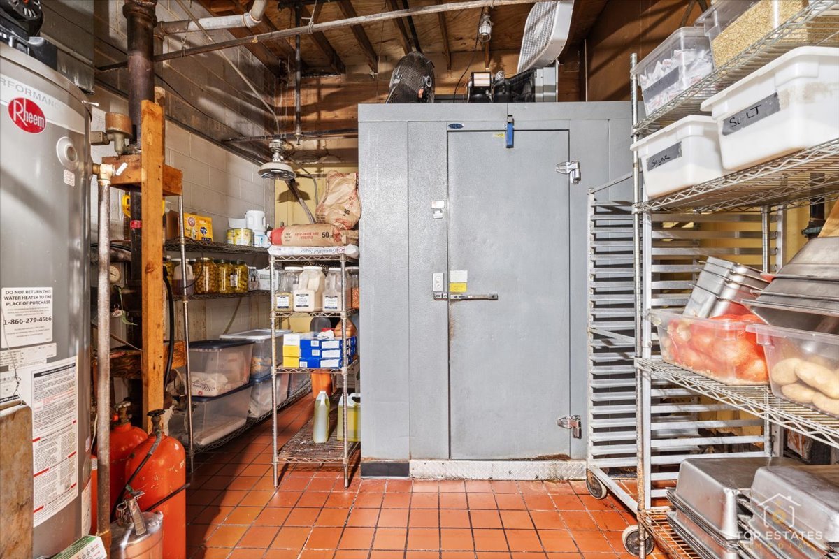 320 N 2nd Street, St. Charles, IL 60174