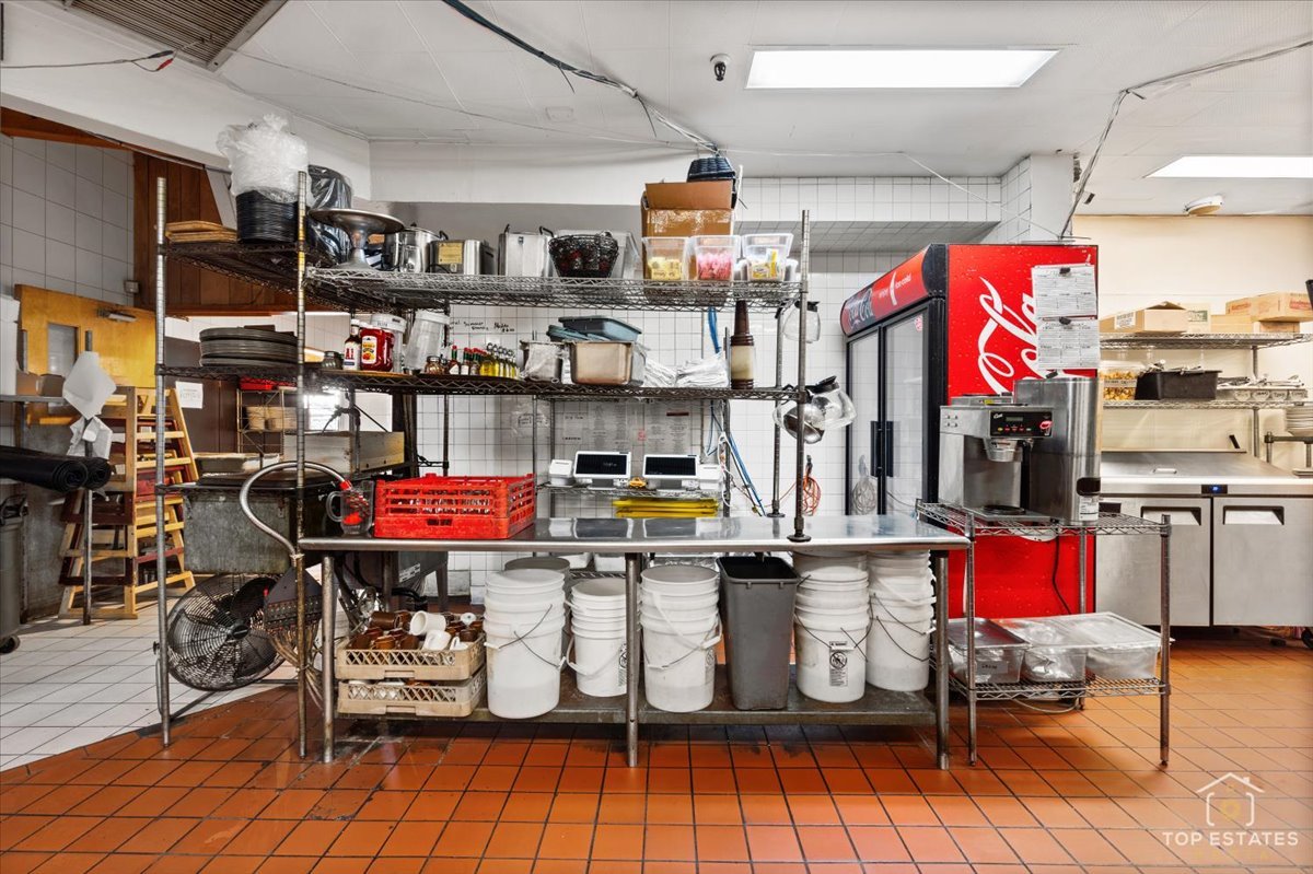 320 N 2nd Street, St. Charles, IL 60174