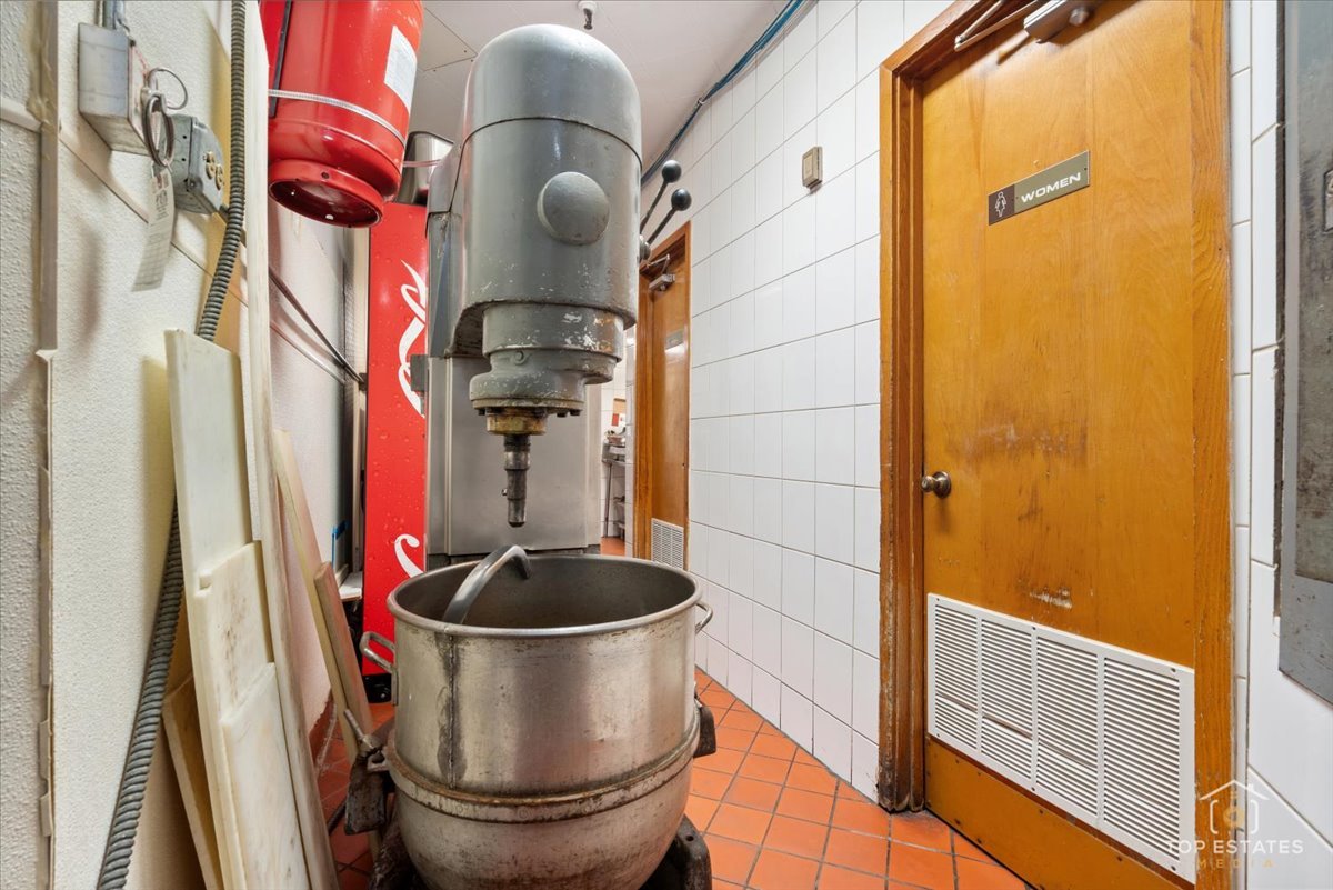 320 N 2nd Street, St. Charles, IL 60174