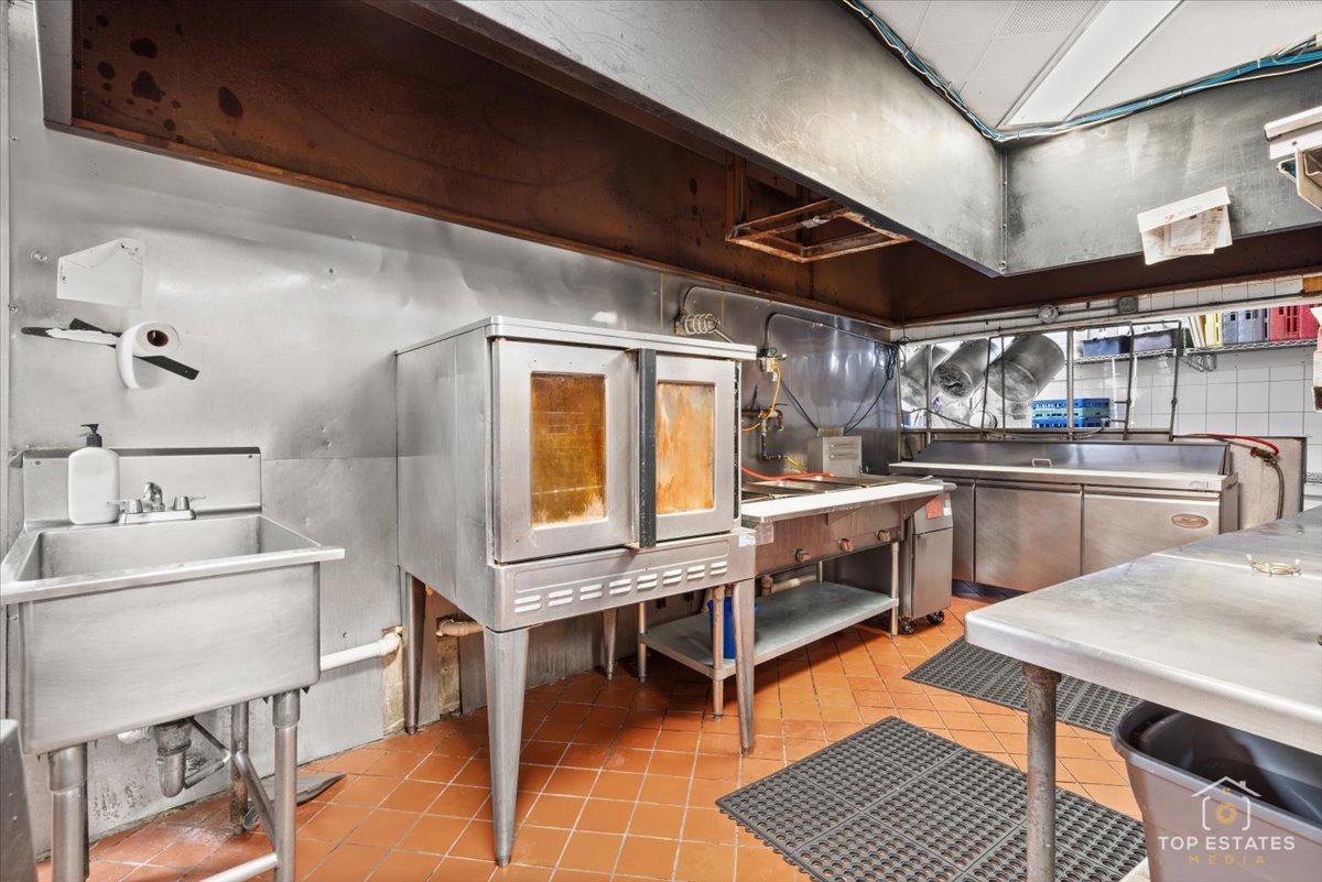 320 N 2nd Street, St. Charles, IL 60174