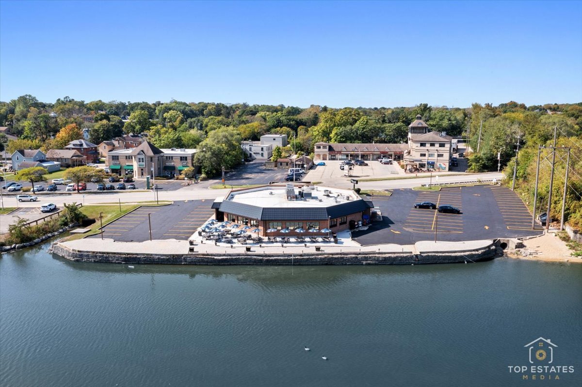 320 N 2nd Street, St. Charles, IL 60174