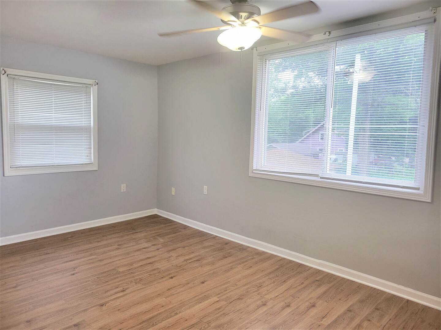 52 N Glenwood Avenue, Glenwood, IL 60425