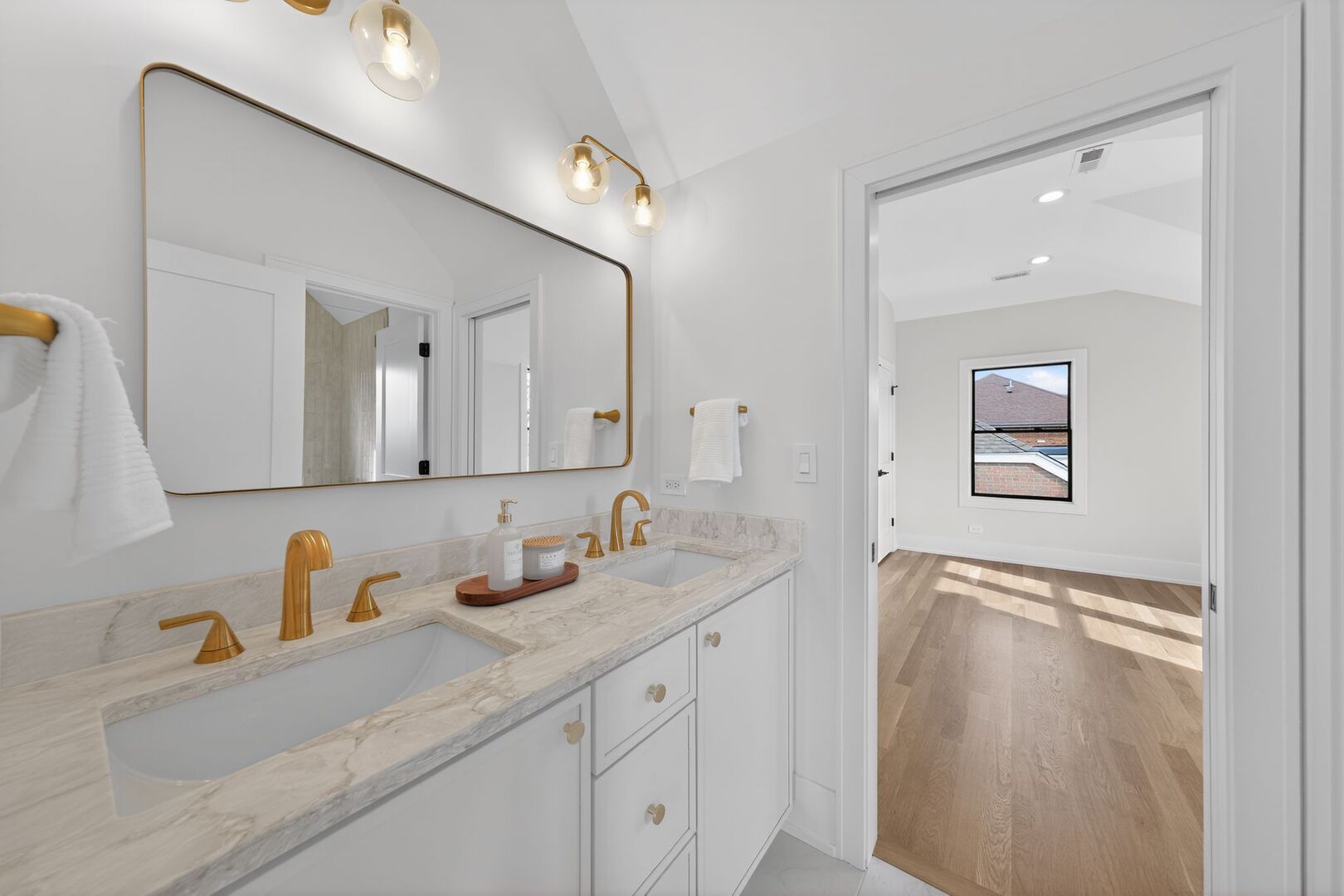 1414 S Prospect Avenue, Park Ridge, IL 60068