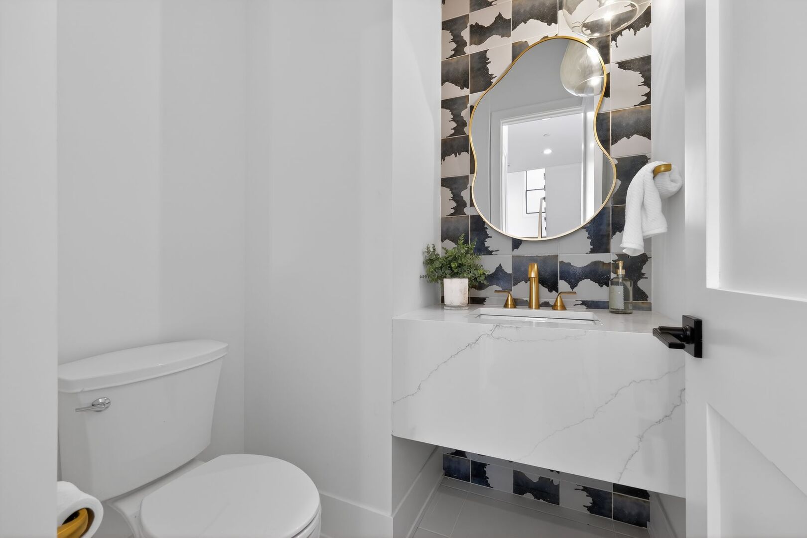 1414 S Prospect Avenue, Park Ridge, IL 60068