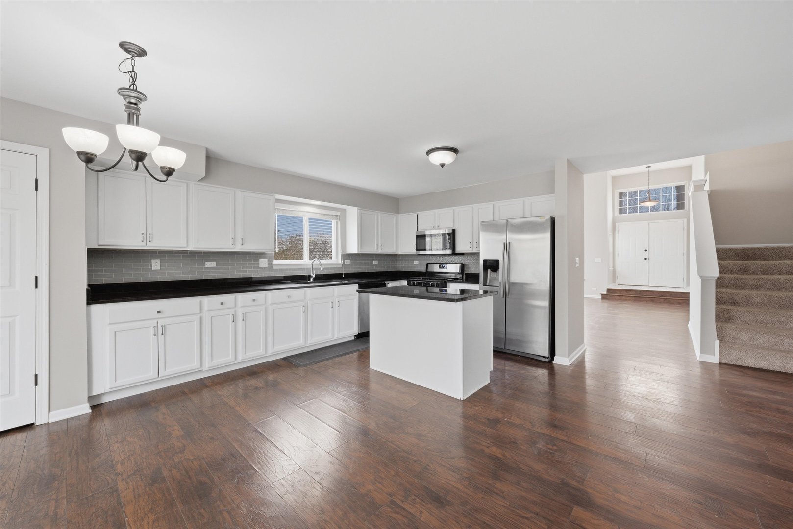 2824 WHITEHALL Lane, Naperville, IL 60564