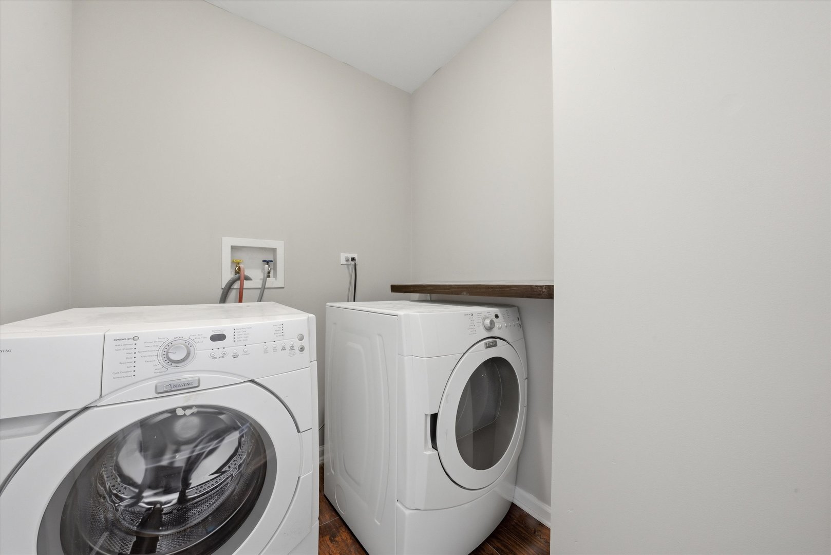 2824 WHITEHALL Lane, Naperville, IL 60564