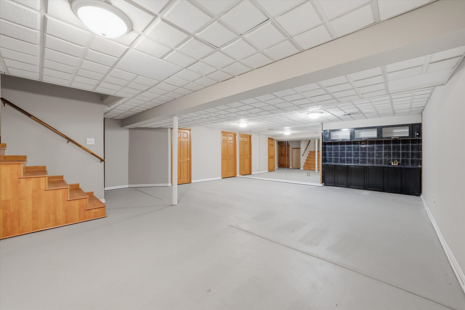 2824 WHITEHALL Lane, Naperville, IL 60564