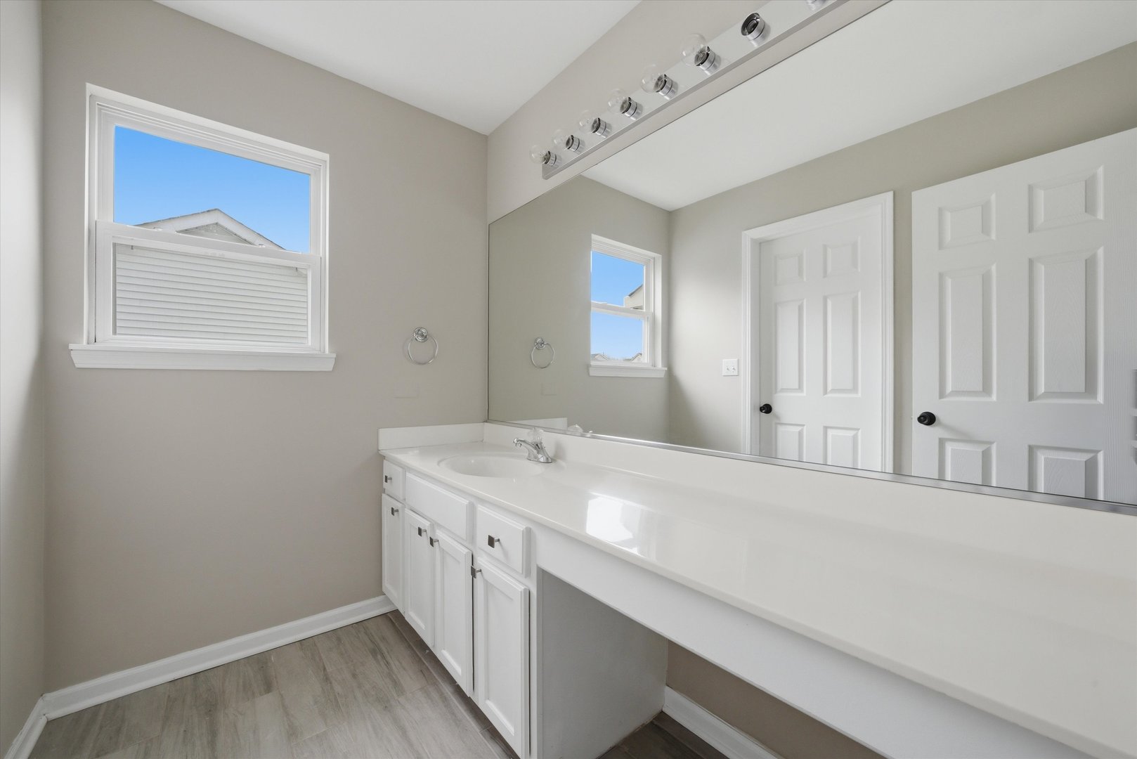 2824 WHITEHALL Lane, Naperville, IL 60564