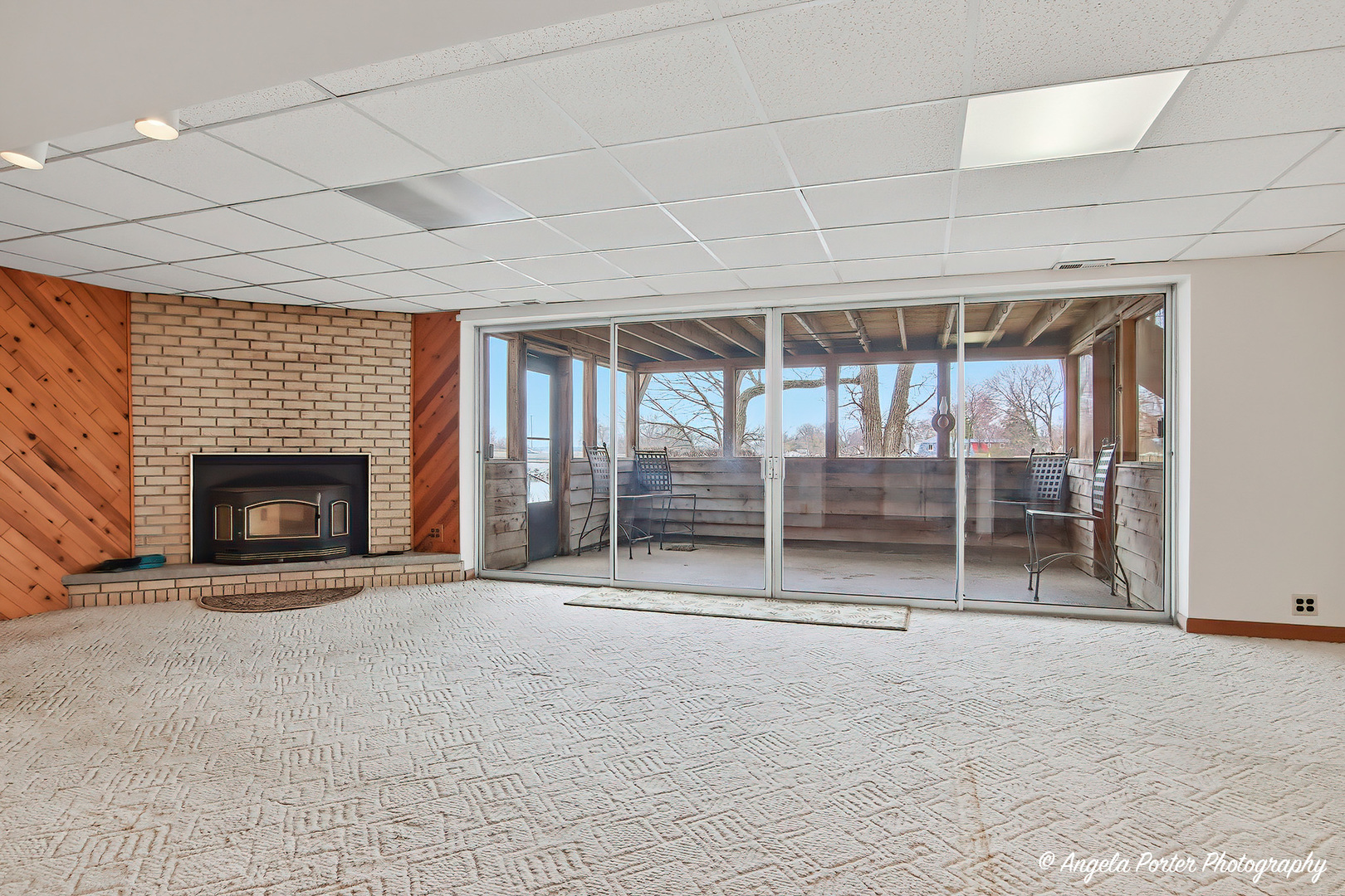 182 Riverside Island Drive, Fox Lake, IL 60020