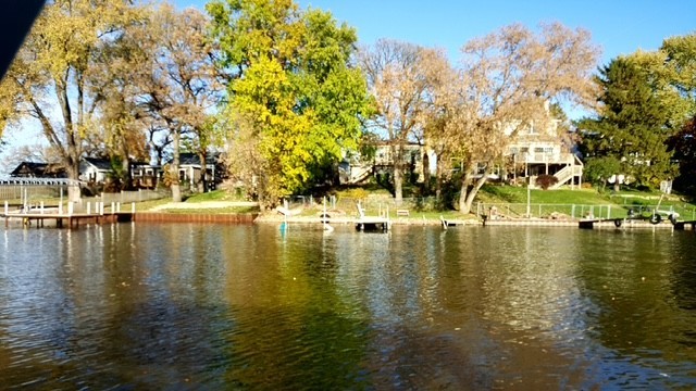 182 Riverside Island Drive, Fox Lake, IL 60020