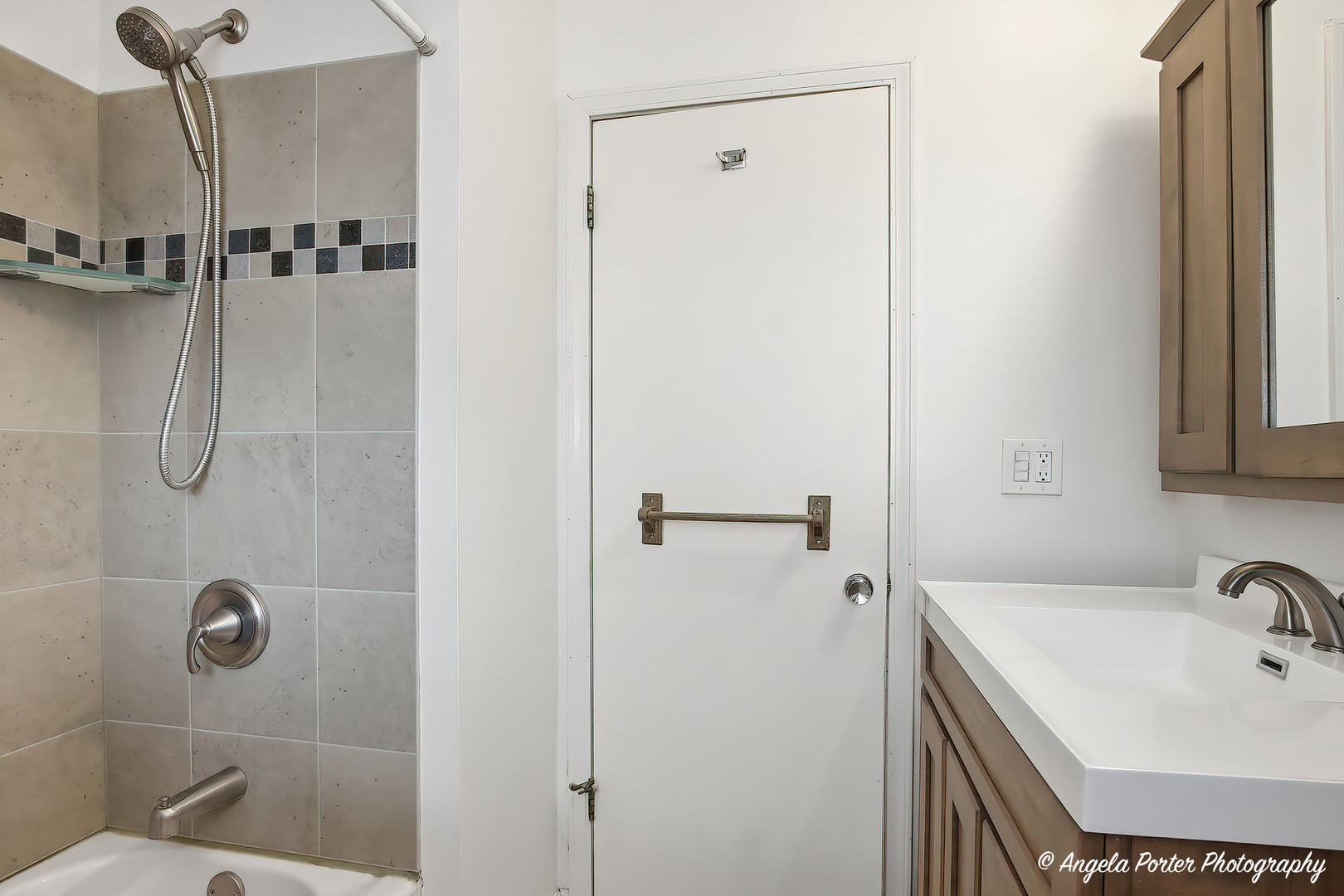 182 Riverside Island Drive, Fox Lake, IL 60020