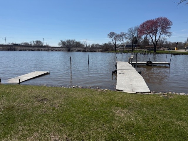 182 Riverside Island Drive, Fox Lake, IL 60020