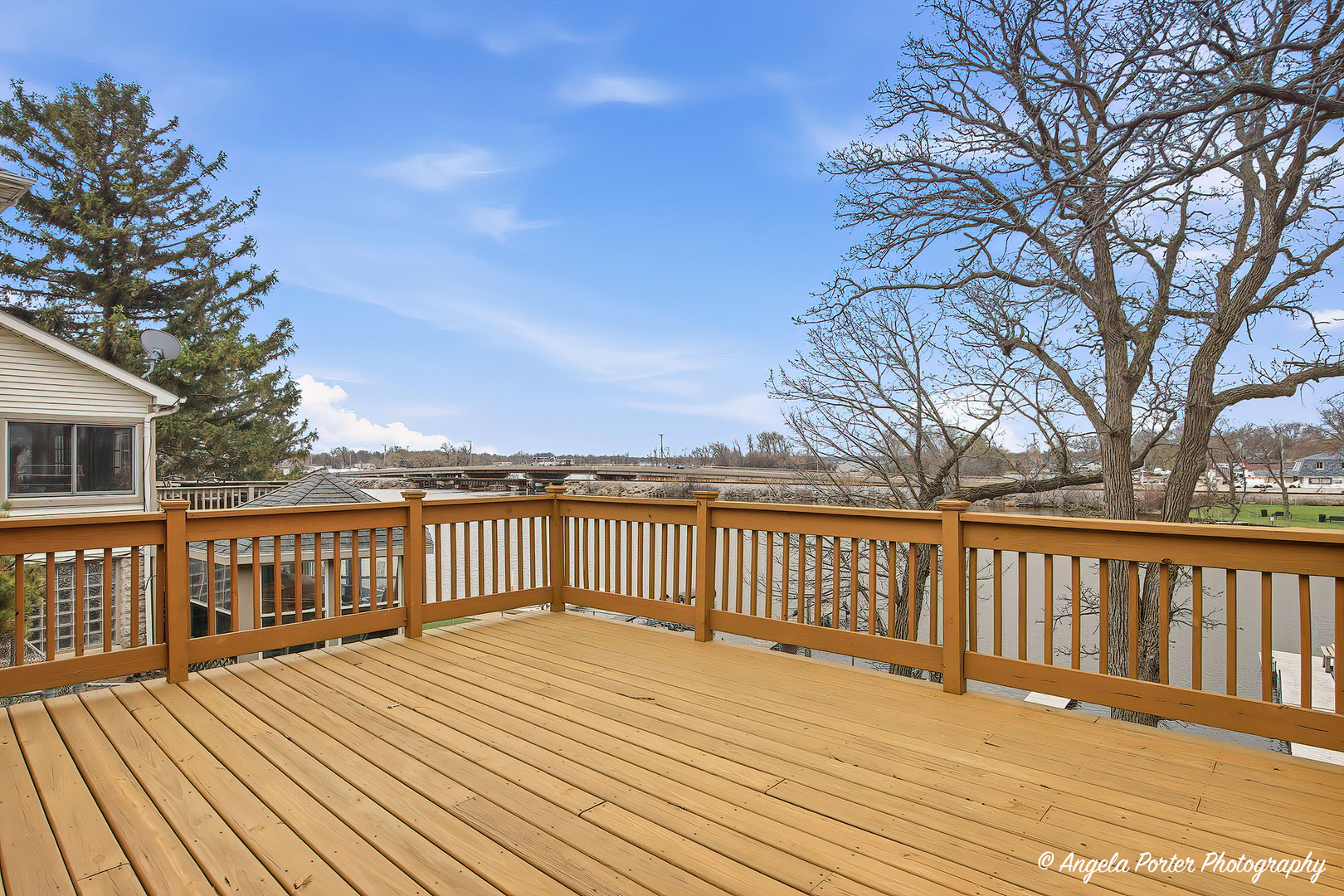 182 Riverside Island Drive, Fox Lake, IL 60020