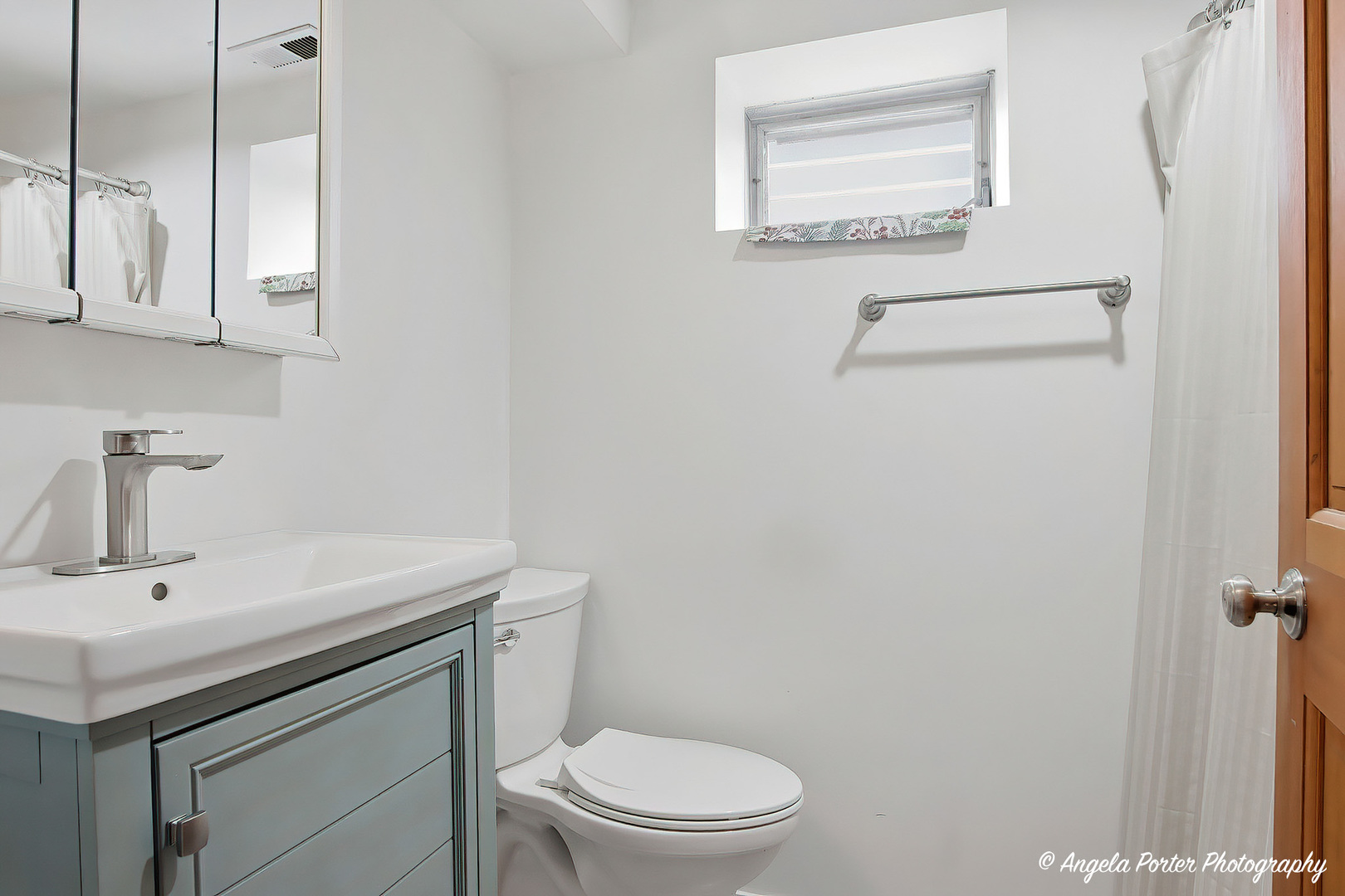 182 Riverside Island Drive, Fox Lake, IL 60020