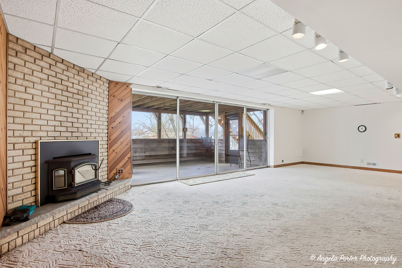 182 Riverside Island Drive, Fox Lake, IL 60020