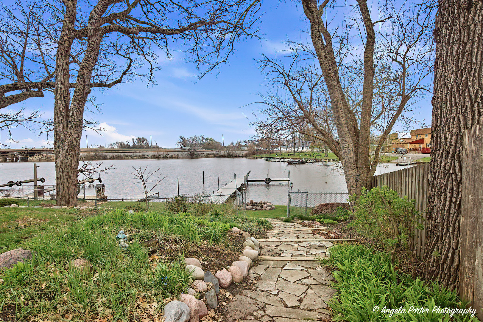 182 Riverside Island Drive, Fox Lake, IL 60020