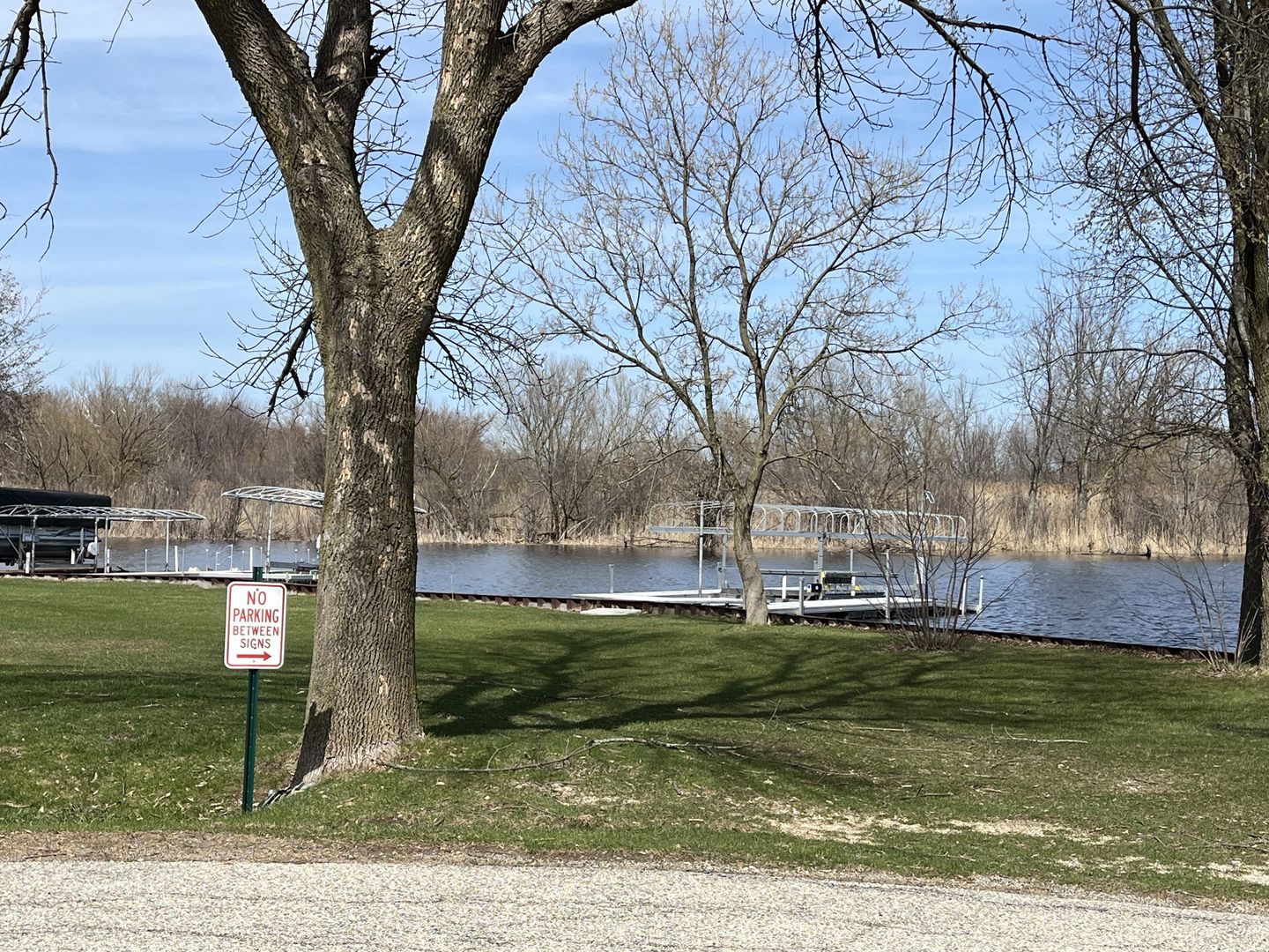 2916 N Bayview Lane, McHenry, IL 60051