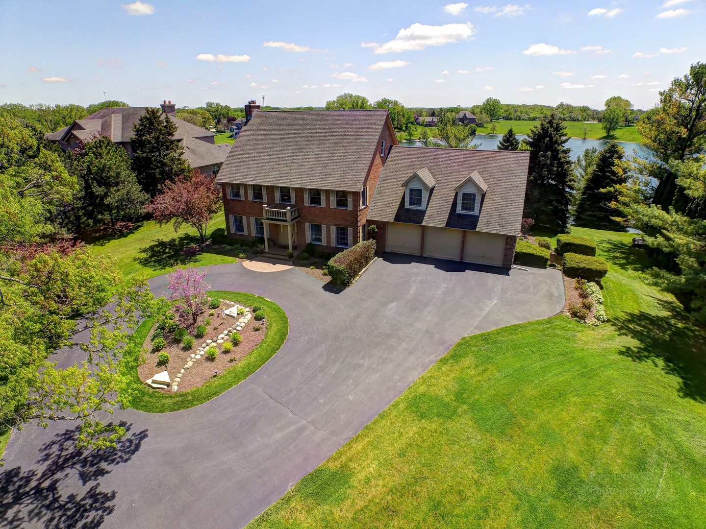 2916 N Bayview Lane, McHenry, IL 60051