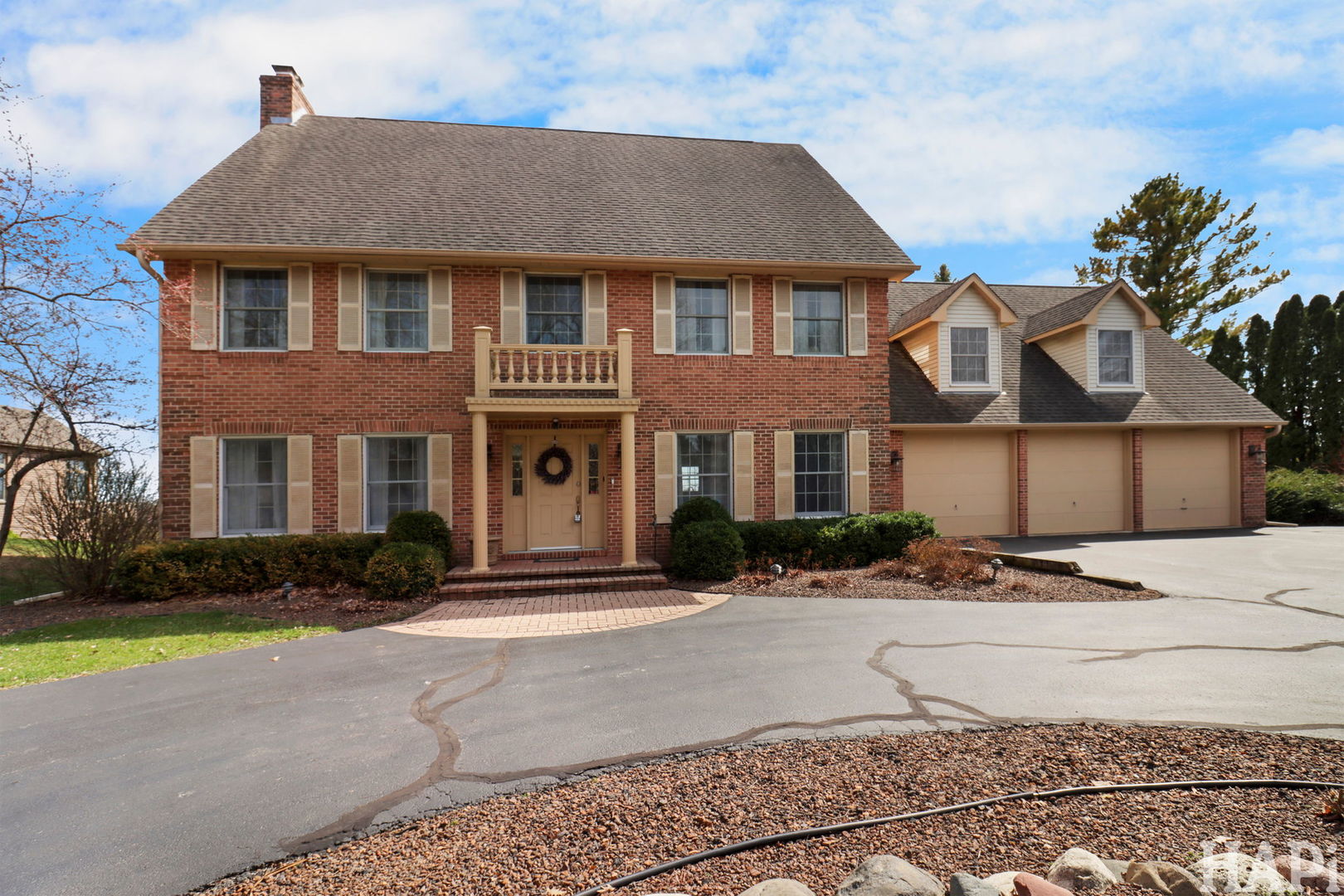 2916 N Bayview Lane, McHenry, IL 60051