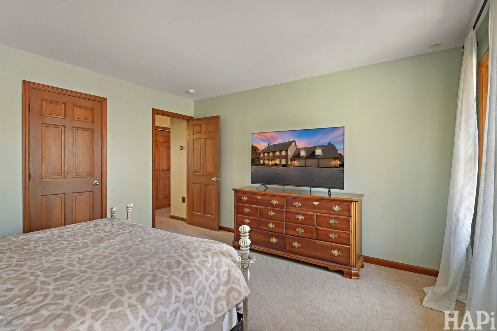 2916 N Bayview Lane, McHenry, IL 60051