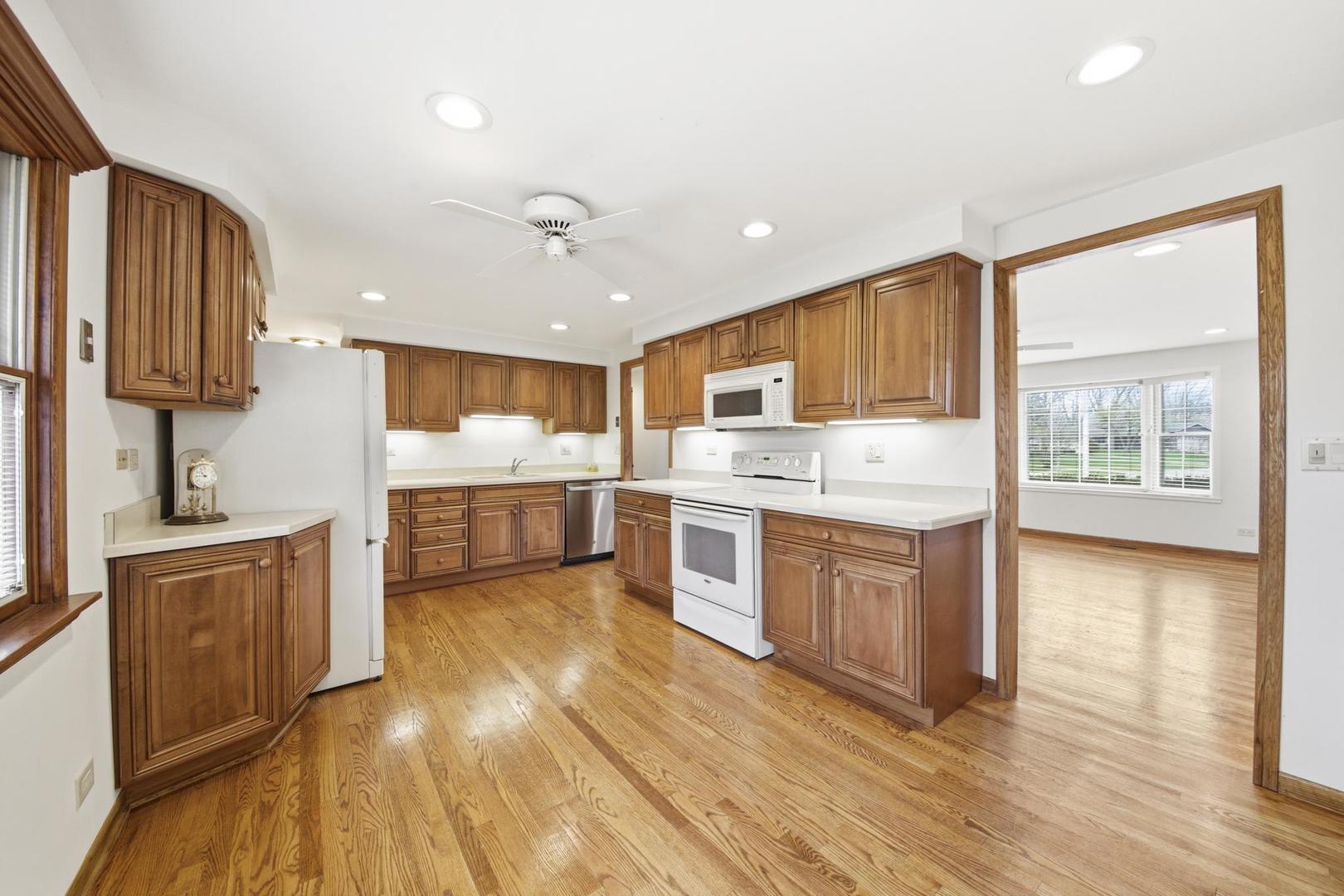 133 Lela Lane, Schaumburg, IL 60193