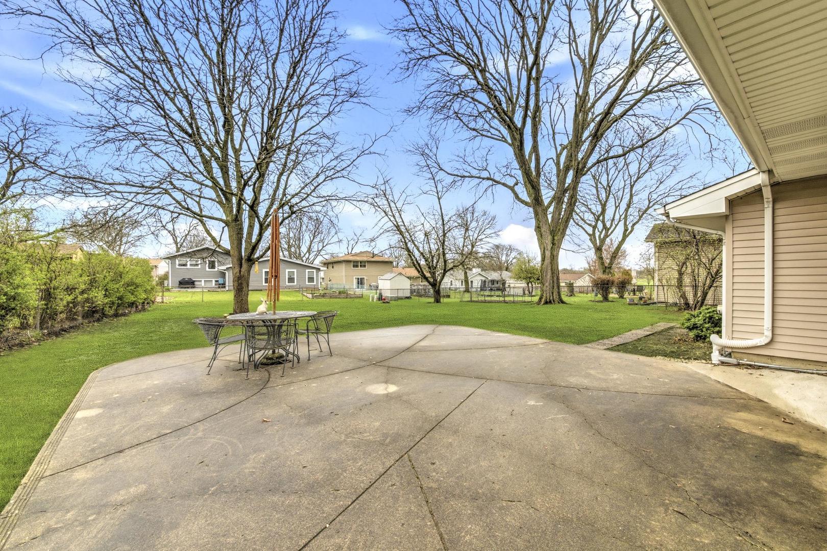 133 Lela Lane, Schaumburg, IL 60193