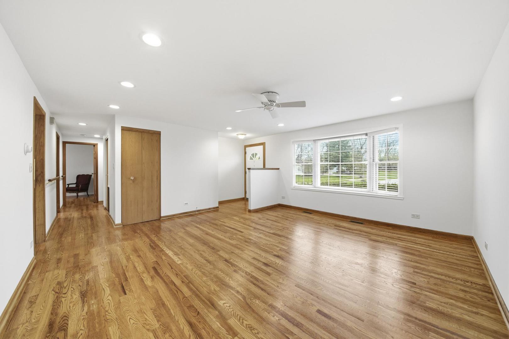 133 Lela Lane, Schaumburg, IL 60193