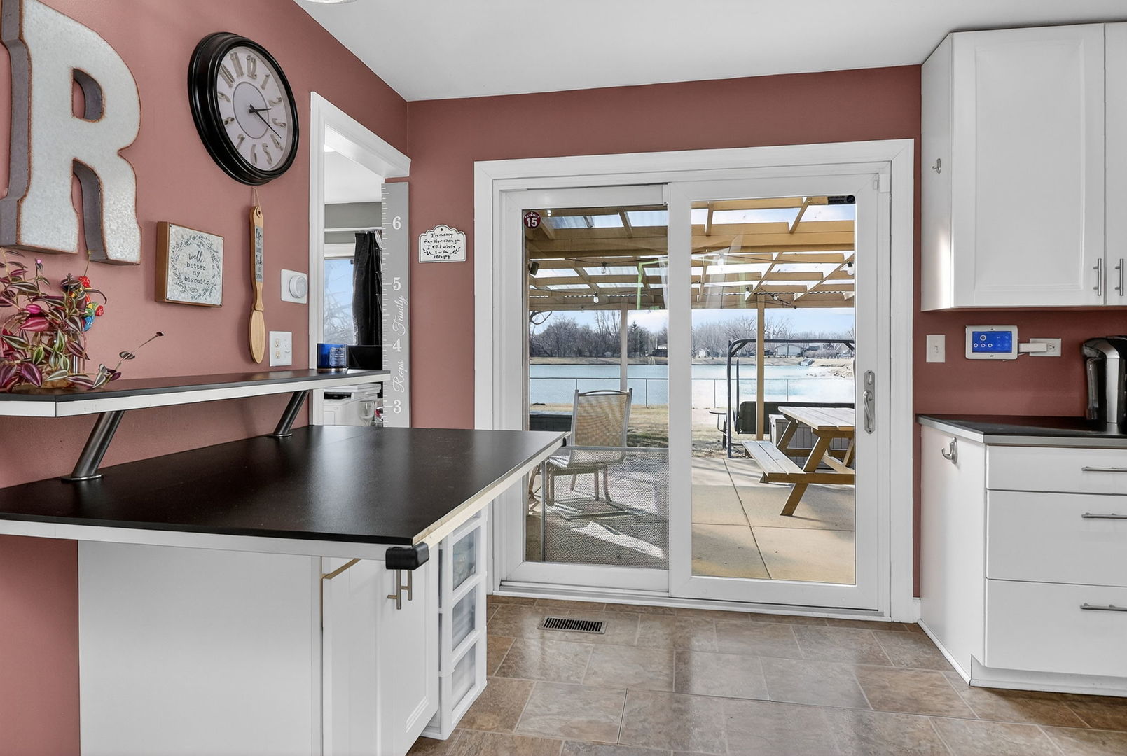 321 Lakeside Drive, Bolingbrook, IL 60440