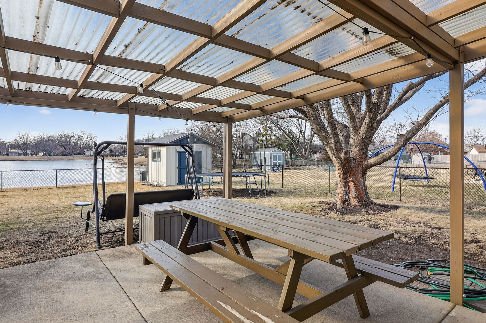 321 Lakeside Drive, Bolingbrook, IL 60440