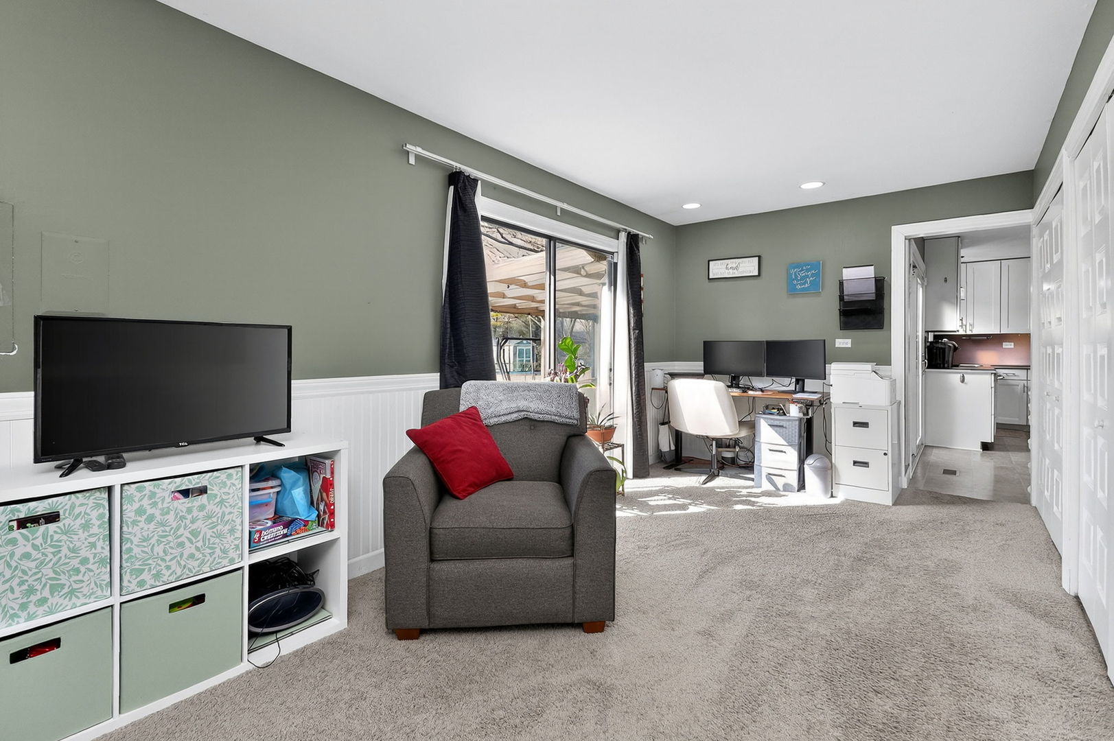 321 Lakeside Drive, Bolingbrook, IL 60440