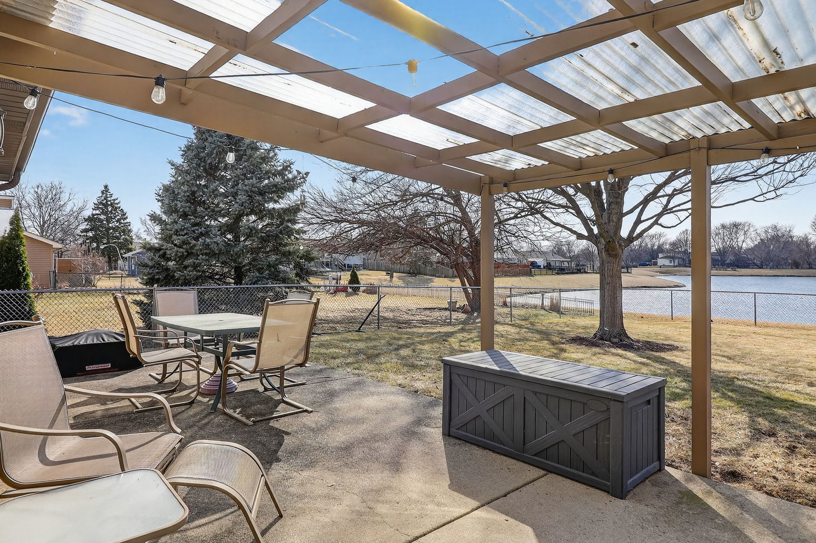 321 Lakeside Drive, Bolingbrook, IL 60440