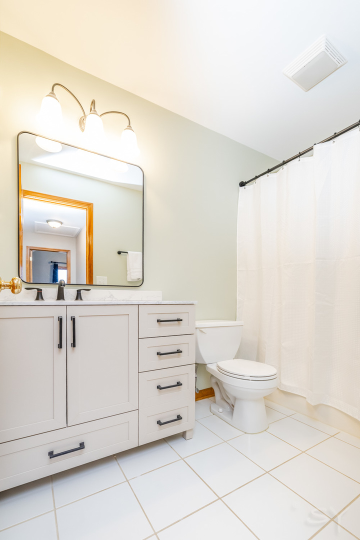 203 Cambridge Court, Oswego, IL 60543